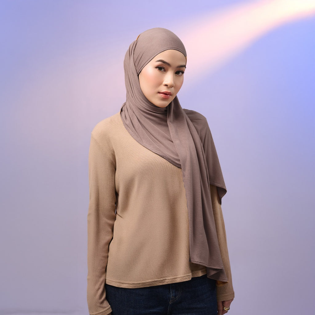 Meccanism Lily Pashmina Instan – Spandex Rayon Cooltech Airflow, Bahan Adem & Lentur Hijab Kaos Premium