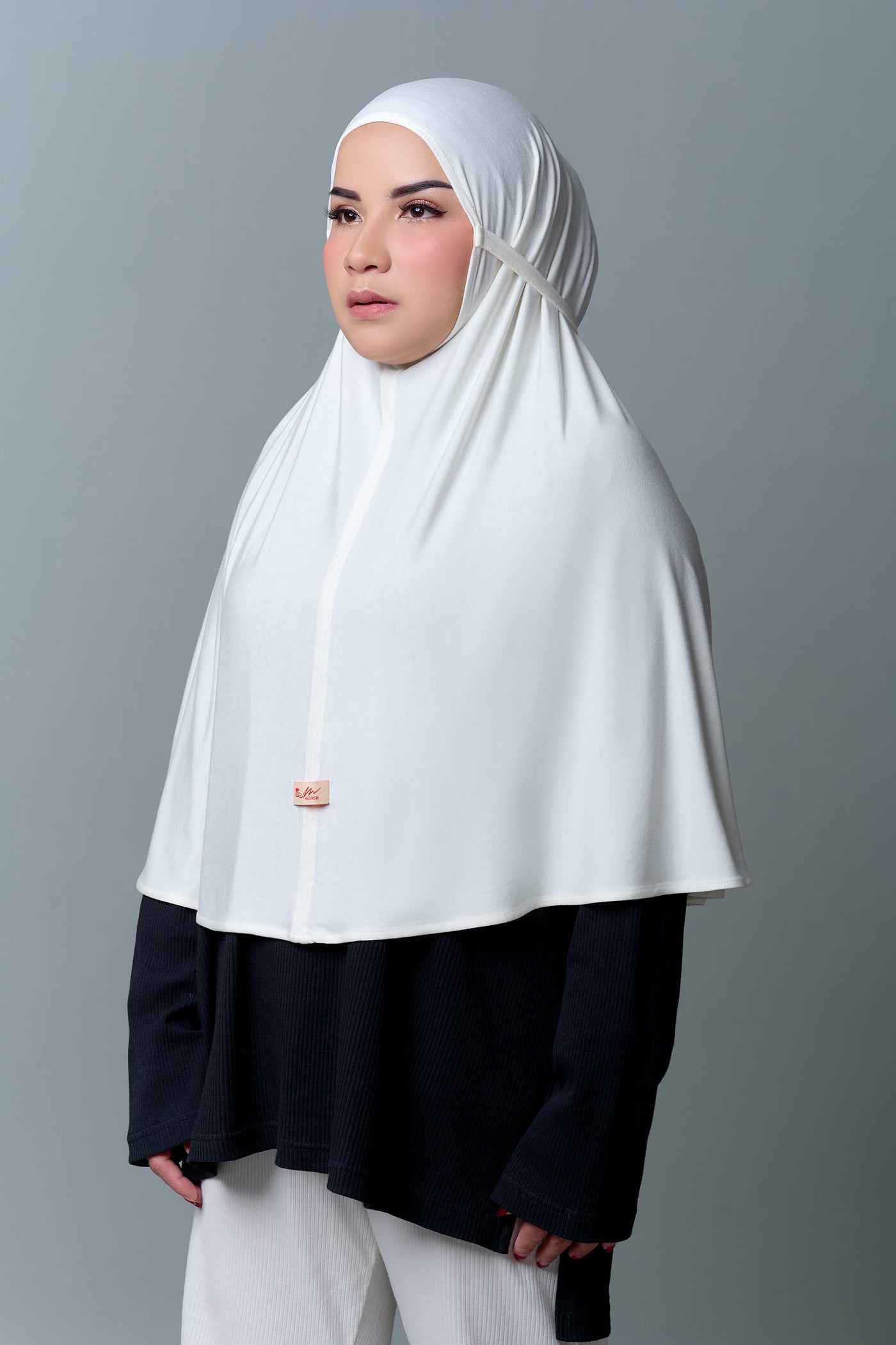 [Anniversary Sale] MECCANISM - QANA BROKEN WHITE HIJAB INSTAN BERGO