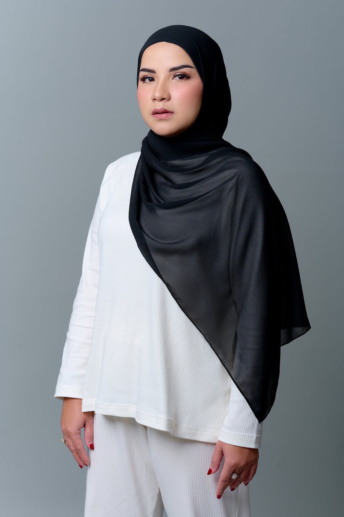 [Anniversary Sale] Meccanism Feat Tasya Nur Medina - ZEE BLACK PASHMINA INSTAN